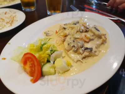 Pepes Chicken & Pizza