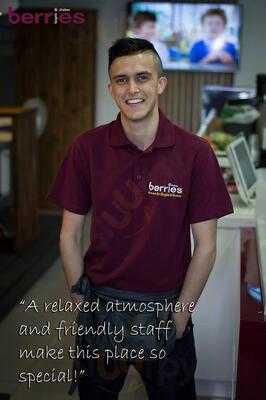 Berries Bagels & Shakes