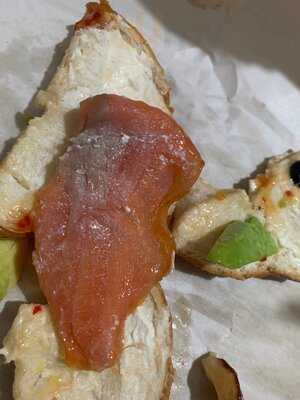 Berries Bagels & Shakes