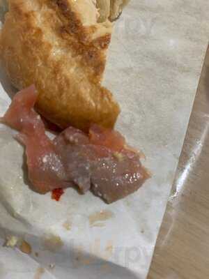 Berries Bagels & Shakes