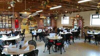 Model Farm Tearooms & Cafe