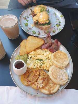 Brew Coffeehouse And Brunch Bar