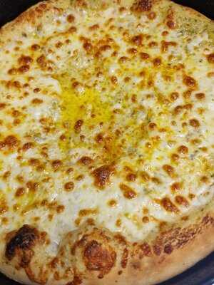 Shax Pizza Curry And Grill Bar