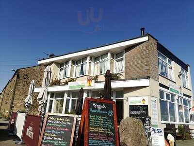 Lantern O'er Lune Cafe Bistro