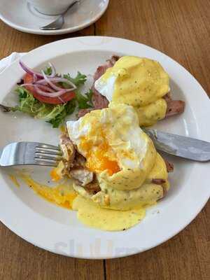 Munch Coffee Bar & Kitchen