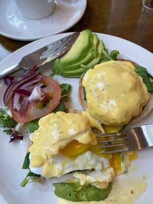 Munch Coffee Bar & Kitchen