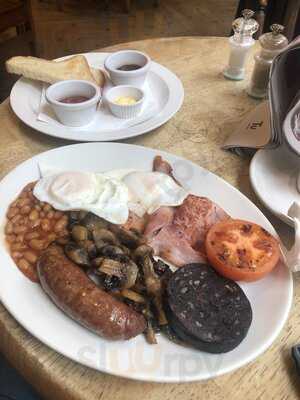 Munch Coffee Bar & Kitchen