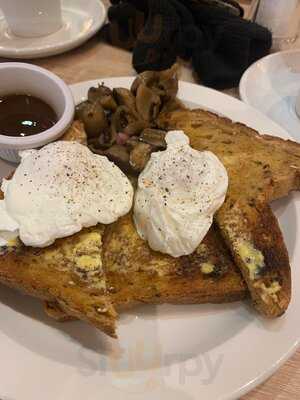 Munch Coffee Bar & Kitchen