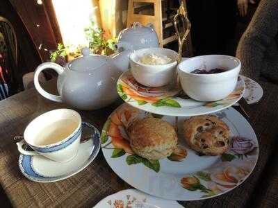 Whittington's Tea Barge