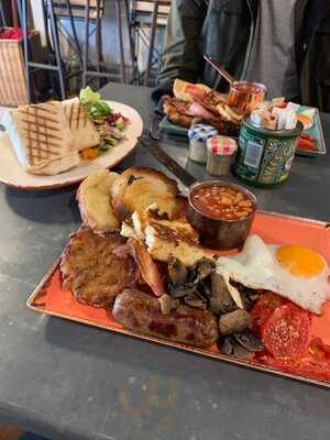 Bungaroosh Cafe Bistro