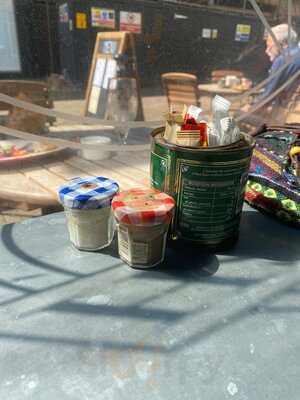 Bungaroosh Cafe Bistro