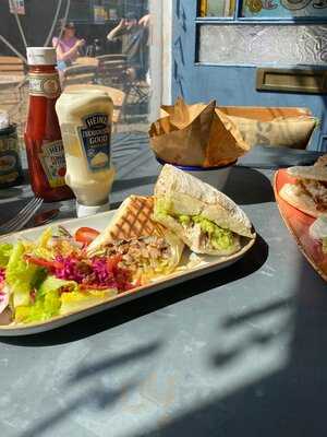 Bungaroosh Cafe Bistro