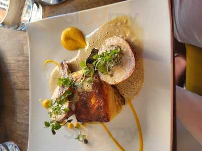 Mustards Bar & Restaurant