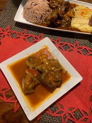 Comie's Caribbean Grill