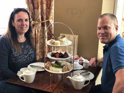 Lily’s Licensed Restaurant And Tea Room