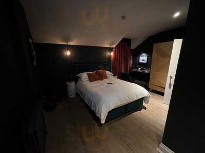 The Porterhouse Grill & Rooms