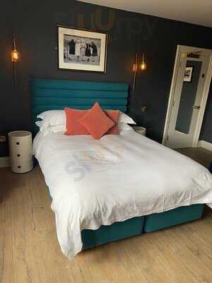 The Porterhouse Grill & Rooms