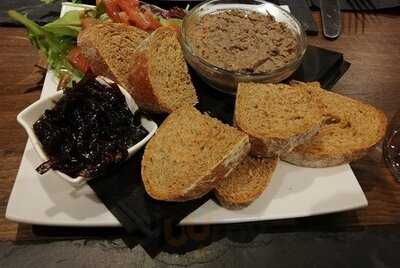 Myddelton Grill On The Square