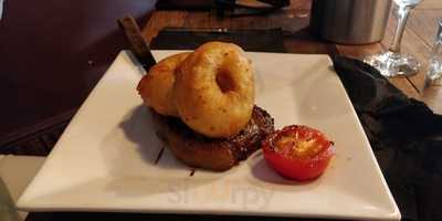 Myddelton Grill On The Square