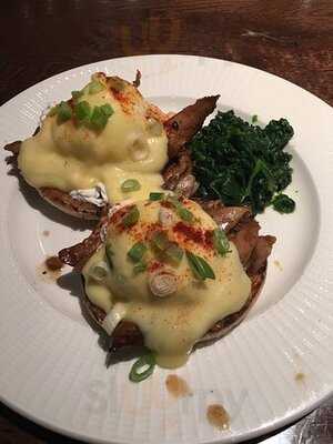 La Salle Restaurant And Bar