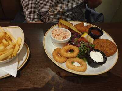 Fouzi's Cafe Bar Pizzeria