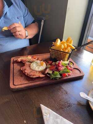 Fouzi's Cafe Bar Pizzeria