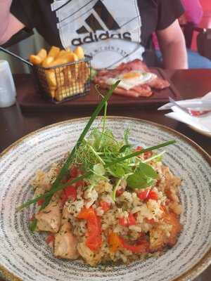 Fouzi's Cafe Bar Pizzeria