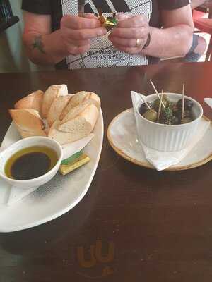 Fouzi's Cafe Bar Pizzeria