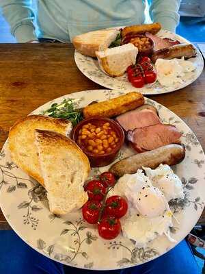 The Apple Tree Gift Shop And Teahouse