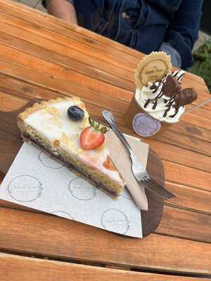 The Apple Tree Gift Shop And Teahouse