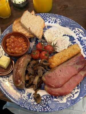 The Apple Tree Gift Shop And Teahouse