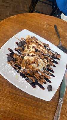 The Looking Glass Ice Cream Parlour