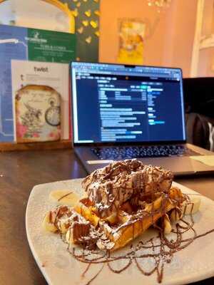 The Looking Glass Ice Cream Parlour