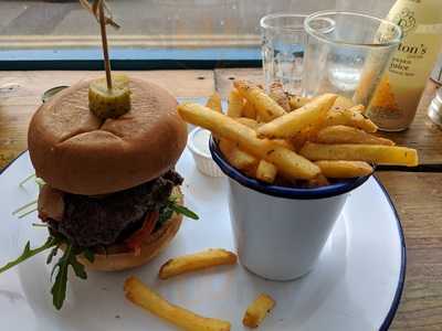 Roost Restaurant & Cafe