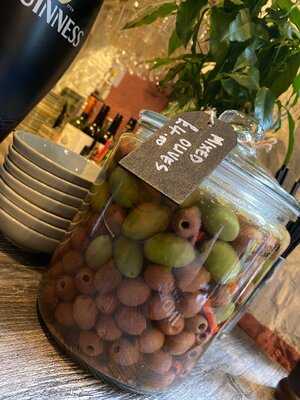 The Snug Restaurant & Wood Fired Pizzeria