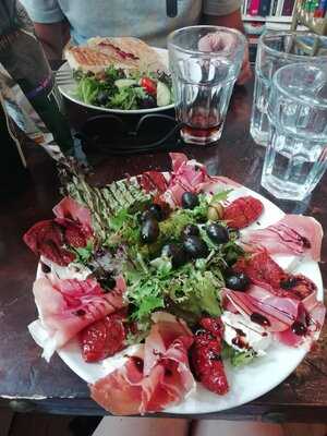 Hanushka Coffee House