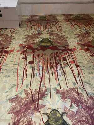 Old House Bar & Restaurant