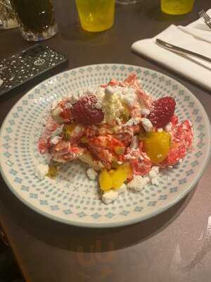 Old House Bar & Restaurant