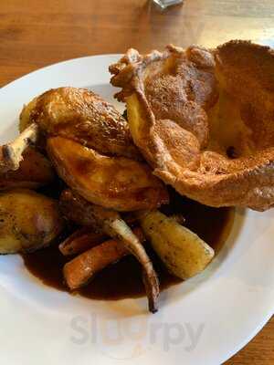 Old House Bar & Restaurant