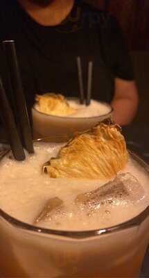 Plau Gin And Beer House