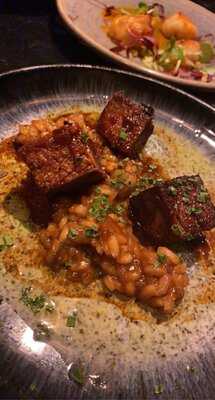 Plau Gin And Beer House