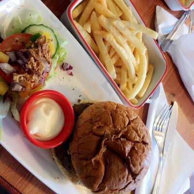 Caffi Wiwer Goch - Red Squirrel Cafe