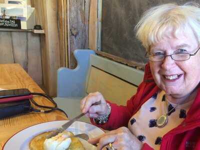 Caffi Wiwer Goch - Red Squirrel Cafe