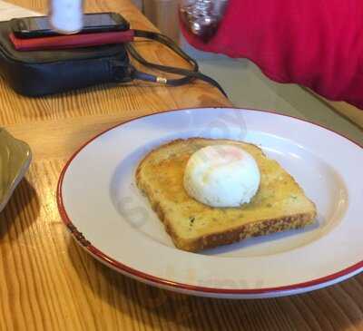 Caffi Wiwer Goch - Red Squirrel Cafe