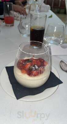 Carriages Bar & Restaurant