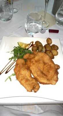 Carriages Bar & Restaurant