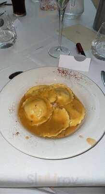 Carriages Bar & Restaurant