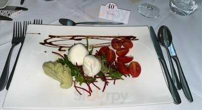 Carriages Bar & Restaurant