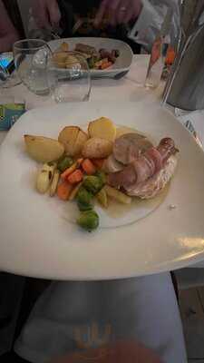 Carriages Bar & Restaurant