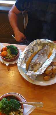 Mini's Wine Bar & Eatery